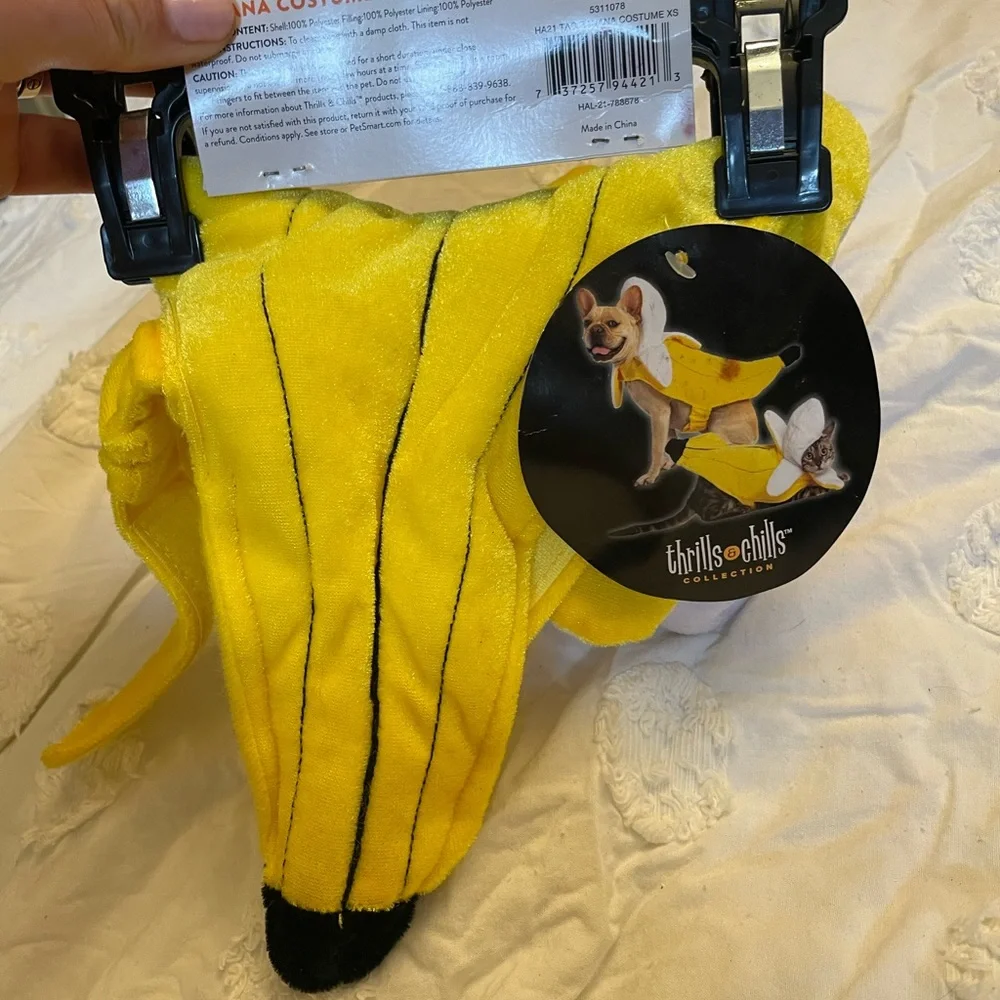 Cat 🐈 or 🐕 dog Halloween costume xsmall banana costume trick or treat nwt